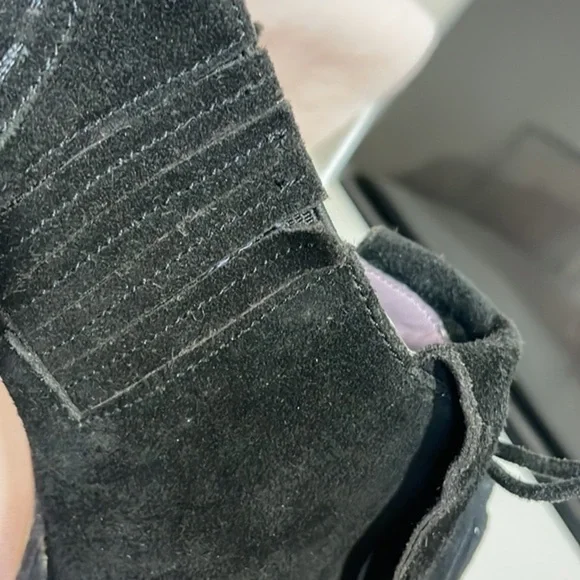 NWT Charles David Black Suede Tassel Fringe Block Heel Pumps Size 7 - Picture 11 of 12